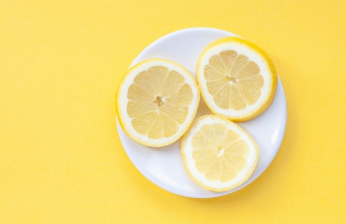 Air Lemon Hangat di Pagi Hari, Apakah Efektif?