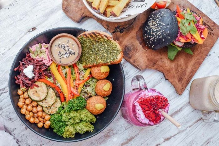 Tempat Makan Vegan dan Sehat di Canggu