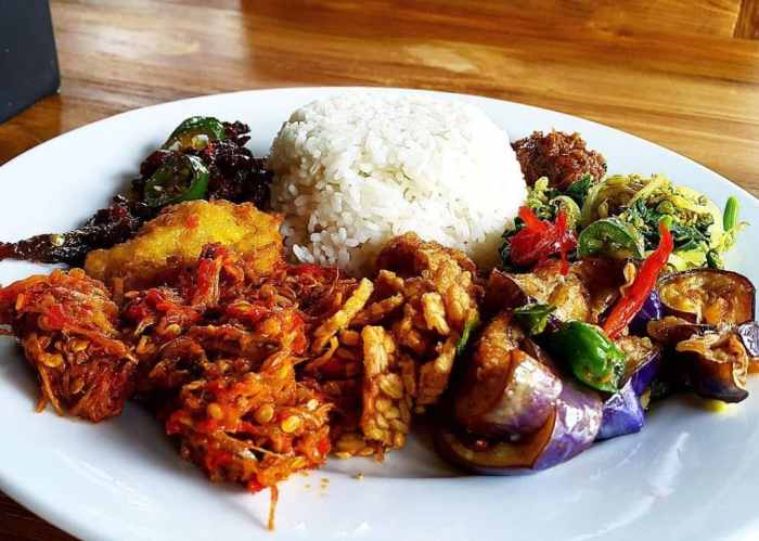 Tempat Makan Terfavorit Wisatawan di Kuta