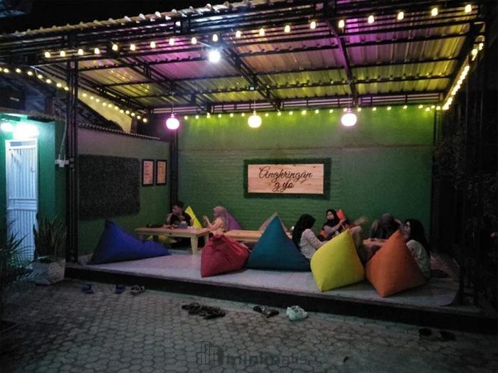 Angkringan klangenan bareng nongkrong jogja waroeng teman asyik buat Tempat Makan dengan Konsep Angkringan Modern