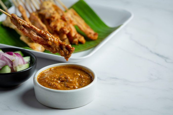 10 Makanan Tradisional yang Cocok Buat Oleh-Oleh