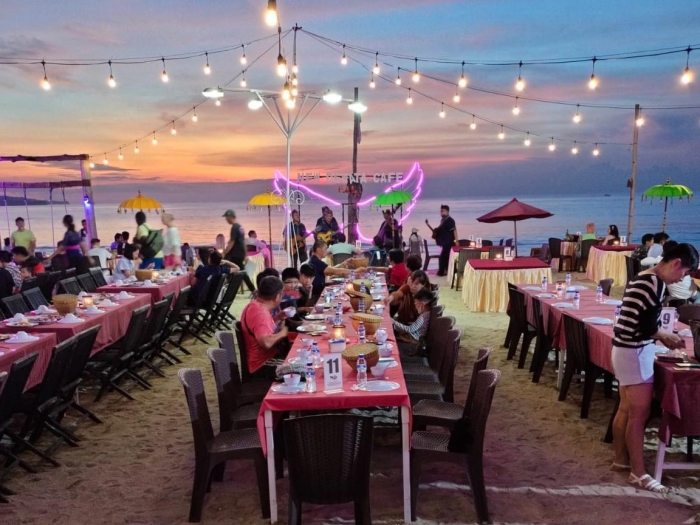 Makan Malam Romantis di Jimbaran: Rekomendasi Terbaik
