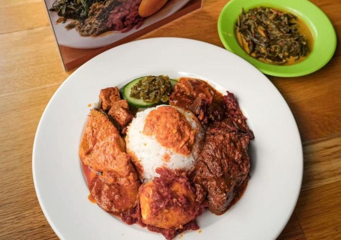 10 Daftar Rekomendasi Nama Tempat Makan Enak Di Kuningan City Dan ... Mana Lebih Enak: Tempat Makan A vs Tempat Makan B?