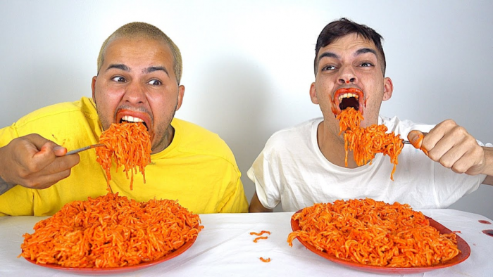 Mengapa Orang Muda Suka Makan di Tempat Viral?