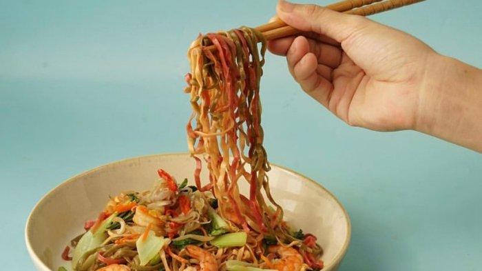 Resep Mie Ayam Pelangi, Mie Warna-Warni Khas Tasikmalaya yang Sehat ... Resep Mie Ayam Pelangi, Mie Warna-Warni Khas Tasikmalaya yang Sehat ...