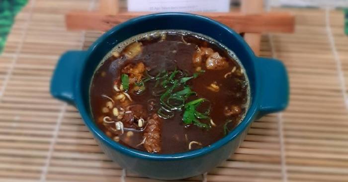 Resep 446. Rawon Daging Sapi Khas Jawa Timur oleh tehitaa - Cookpad