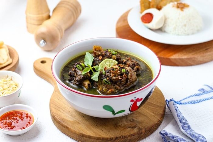 Resep Rawon Daging Sapi: Makanan Khas Jawa Timur yang Lezat Resep Rawon Daging Empuk Khas Jawa Timur